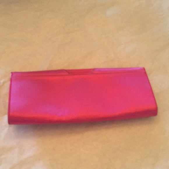 Pink satin clutch and heels - Picture 5 of 5